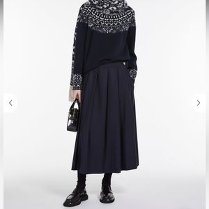 S Max Mara skirt/ new with tag.